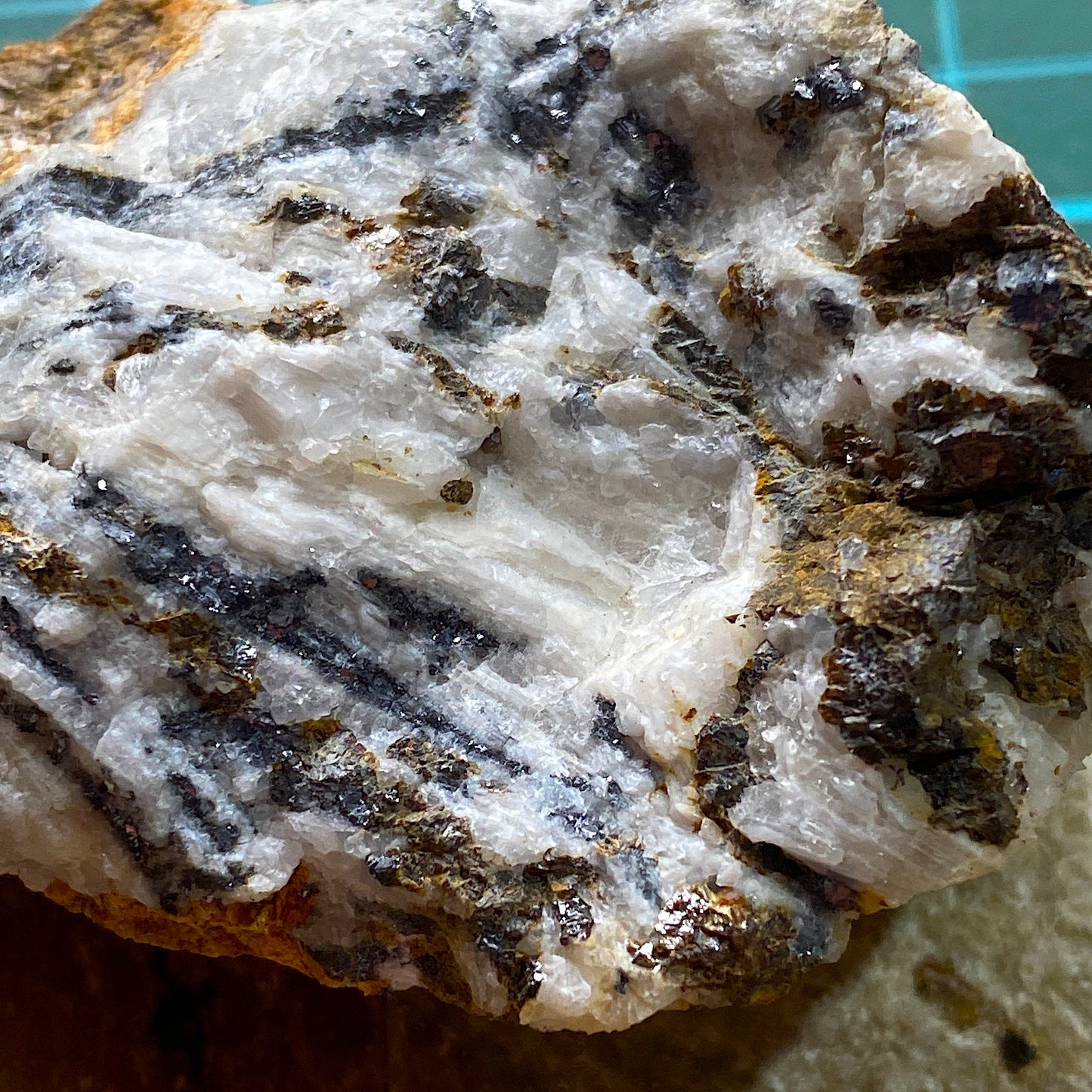 COVELLITE [RARE] : SUMMITIVILLE MINE, COLORADO, U.S.A.  180g MF5291