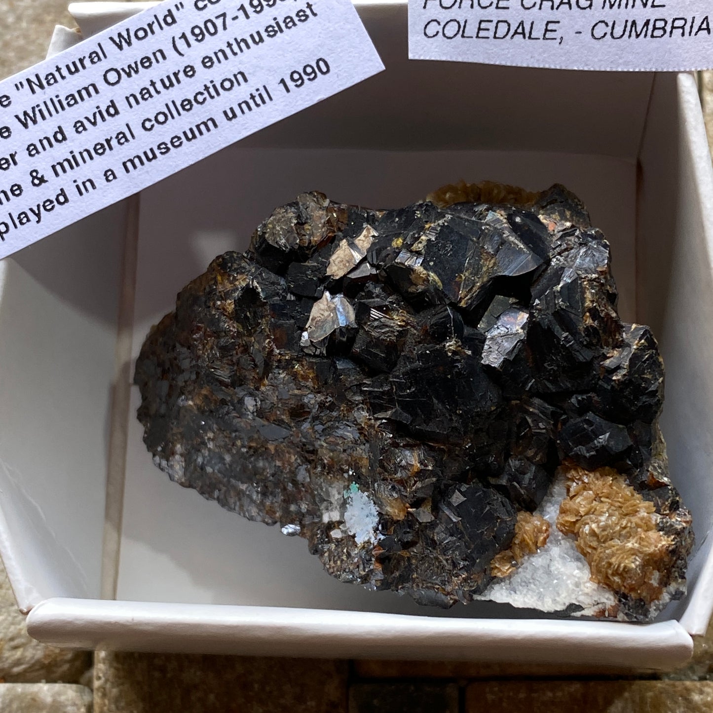 SPHALERITE : FORCE CRAG MINE, COLEDALE, ALLERDALE, CUMBRIA. 61g MF5296