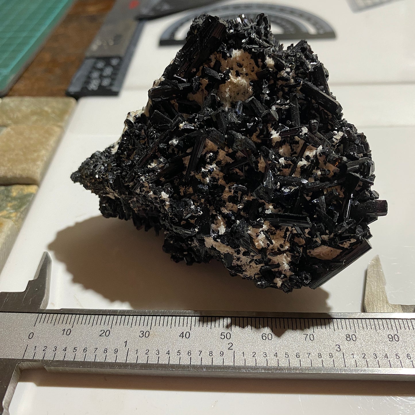 SCHORL TOURMALINE BEAUTIFUL SPECIMEN : MANTENA, MINAS GERAIS, BRAZIL 189g MF4610