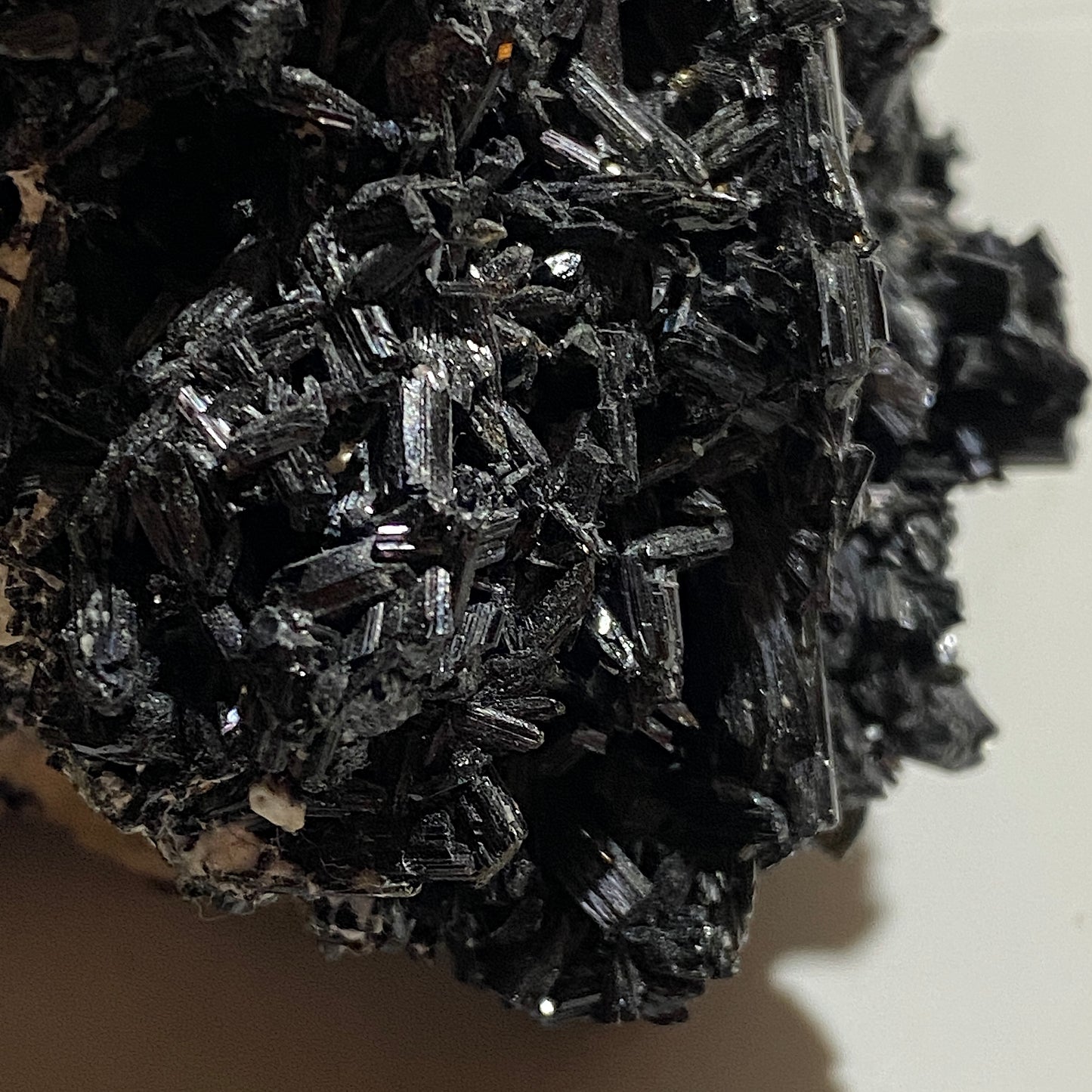 SCHORL TOURMALINE BEAUTIFUL SPECIMEN : MANTENA, MINAS GERAIS, BRAZIL 189g MF4610