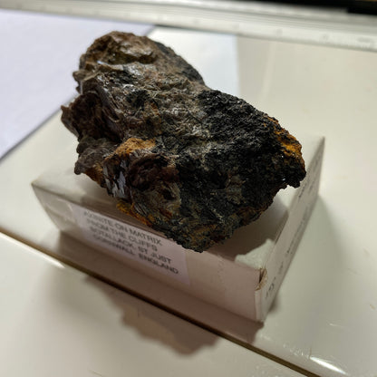 AXINITE SUR MATRICE DE BOTALLACK, ST JUST, CORNWALL 152g MF258