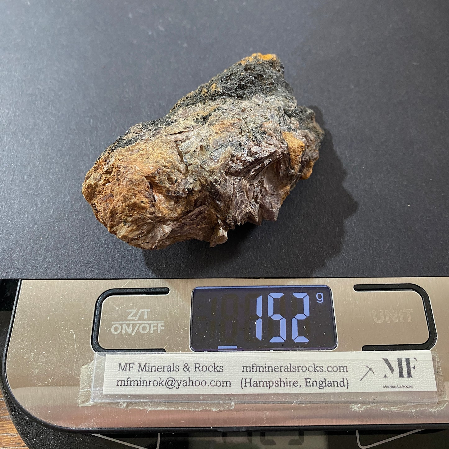 AXINITE SUR MATRICE DE BOTALLACK, ST JUST, CORNWALL 152g MF258