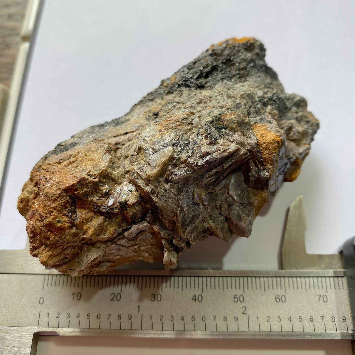 AXINITE SUR MATRICE DE BOTALLACK, ST JUST, CORNWALL 152g MF258