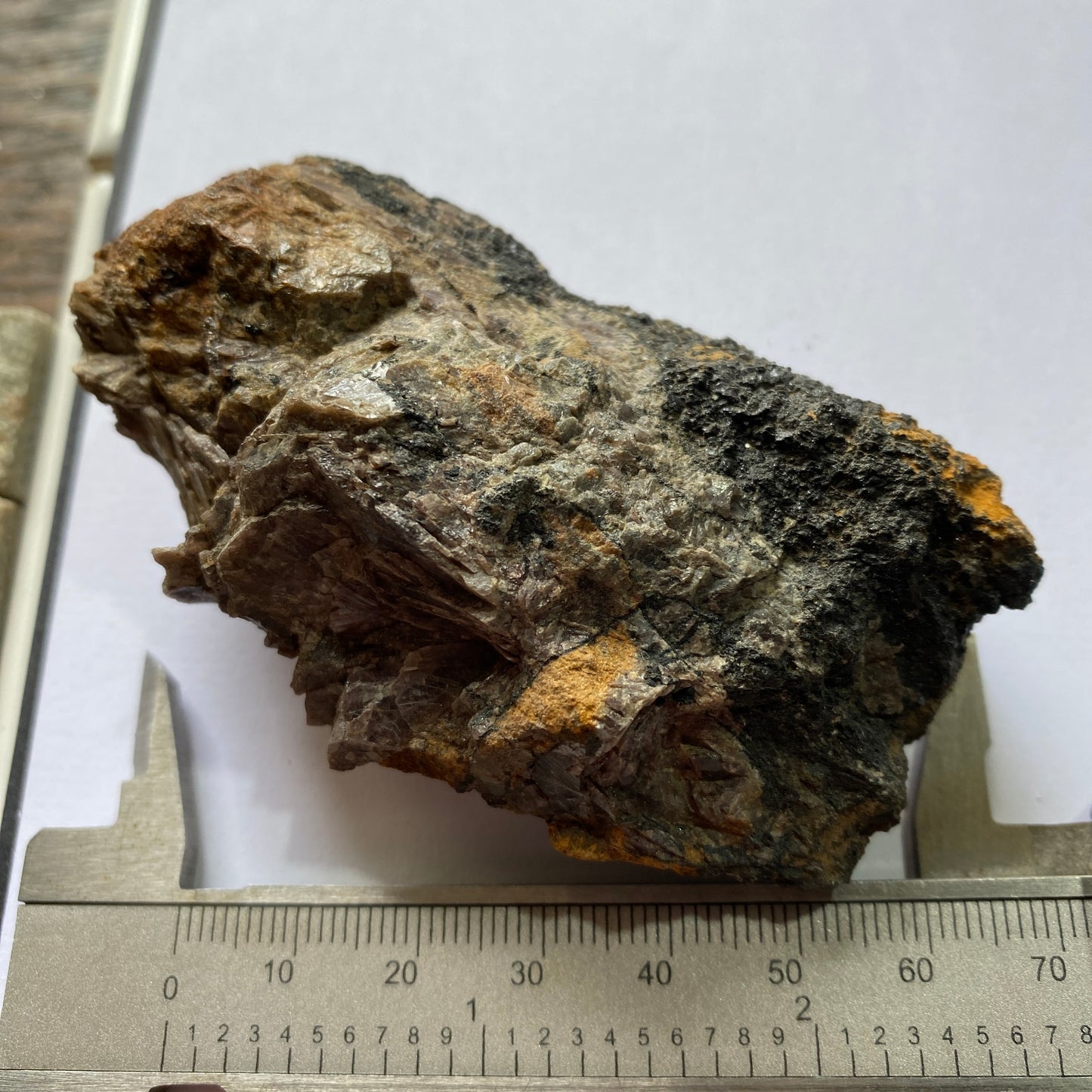 AXINITE SUR MATRICE DE BOTALLACK, ST JUST, CORNWALL 152g MF258