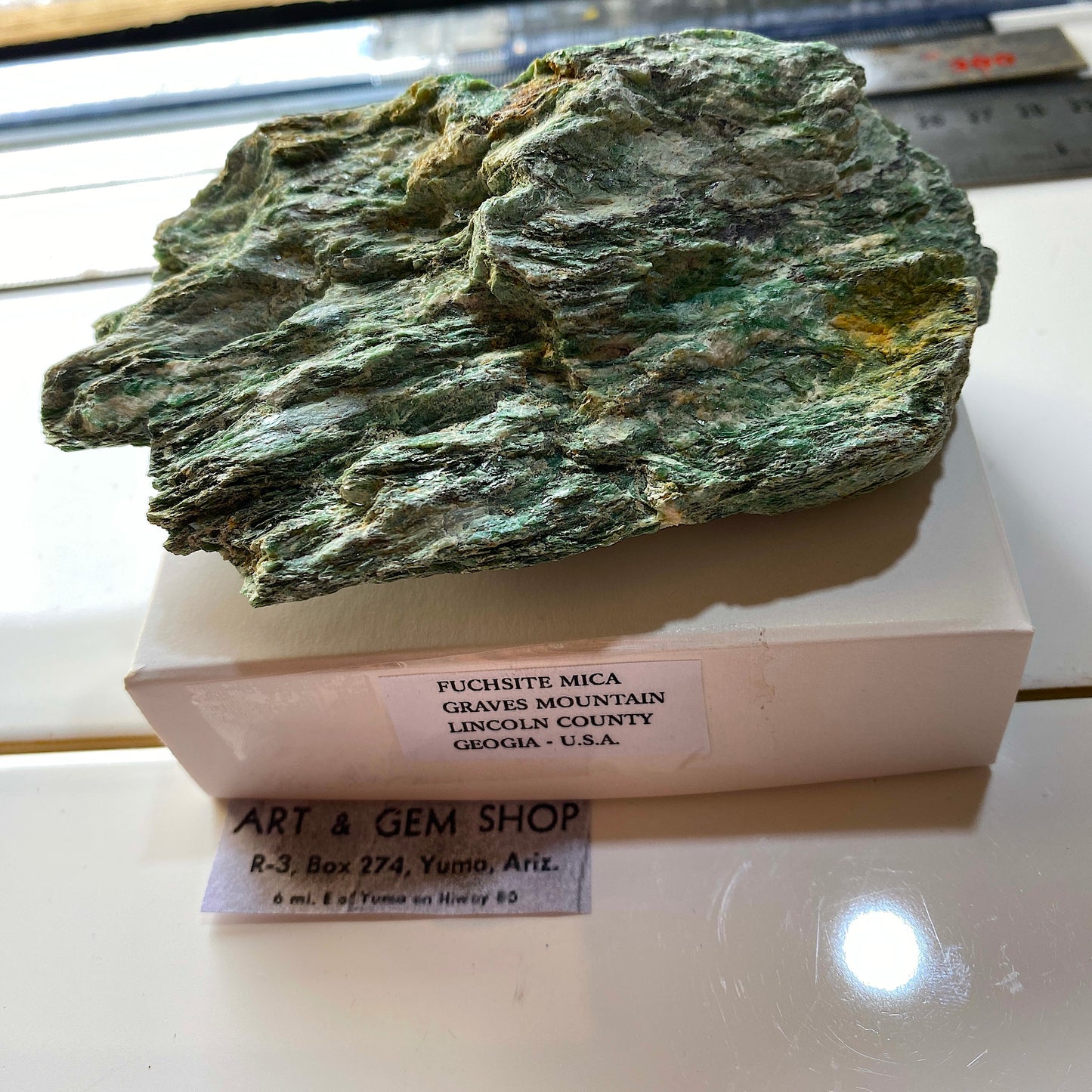 FUCHSITE MICA : GRAVES MOUNTAIN, LINCOLN COUNTY, GEORGIA, U.S.A. 306g MF5298