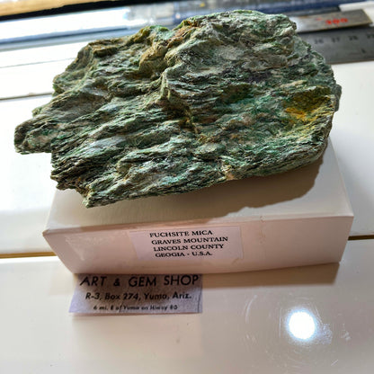 FUCHSITE MICA : GRAVES MOUNTAIN, LINCOLN COUNTY, GEORGIA, U.S.A. 306g MF5298