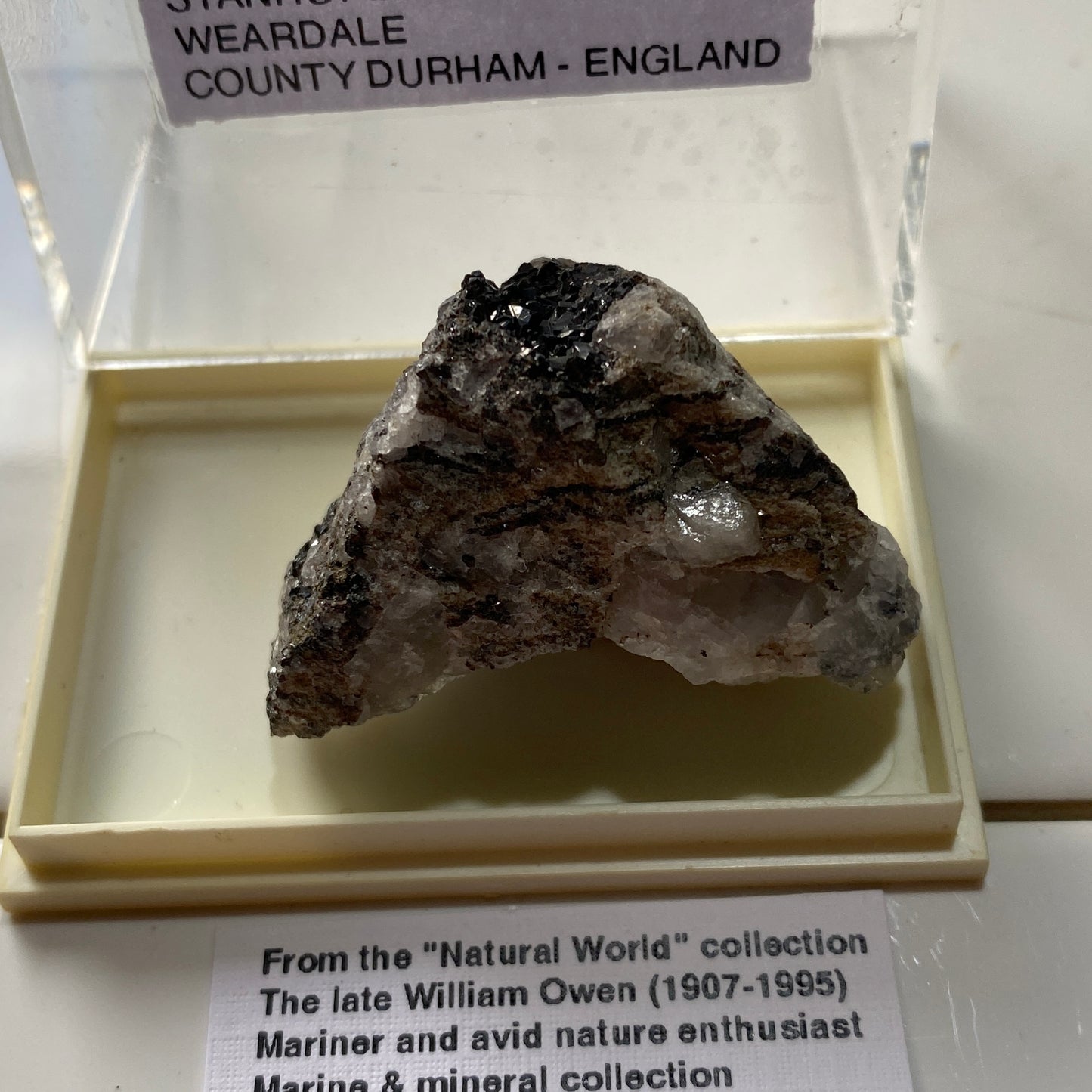 SPHALERITE ON FLUORITE - STANHOPEBURN MINE, WEARDALE, CO DURHAM 33g MF318