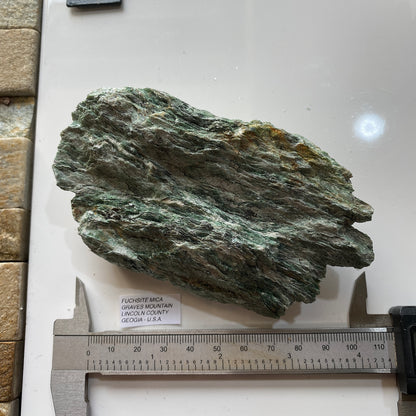 FUCHSITE MICA : GRAVES MOUNTAIN, LINCOLN COUNTY, GEORGIA, U.S.A. 306g MF5298