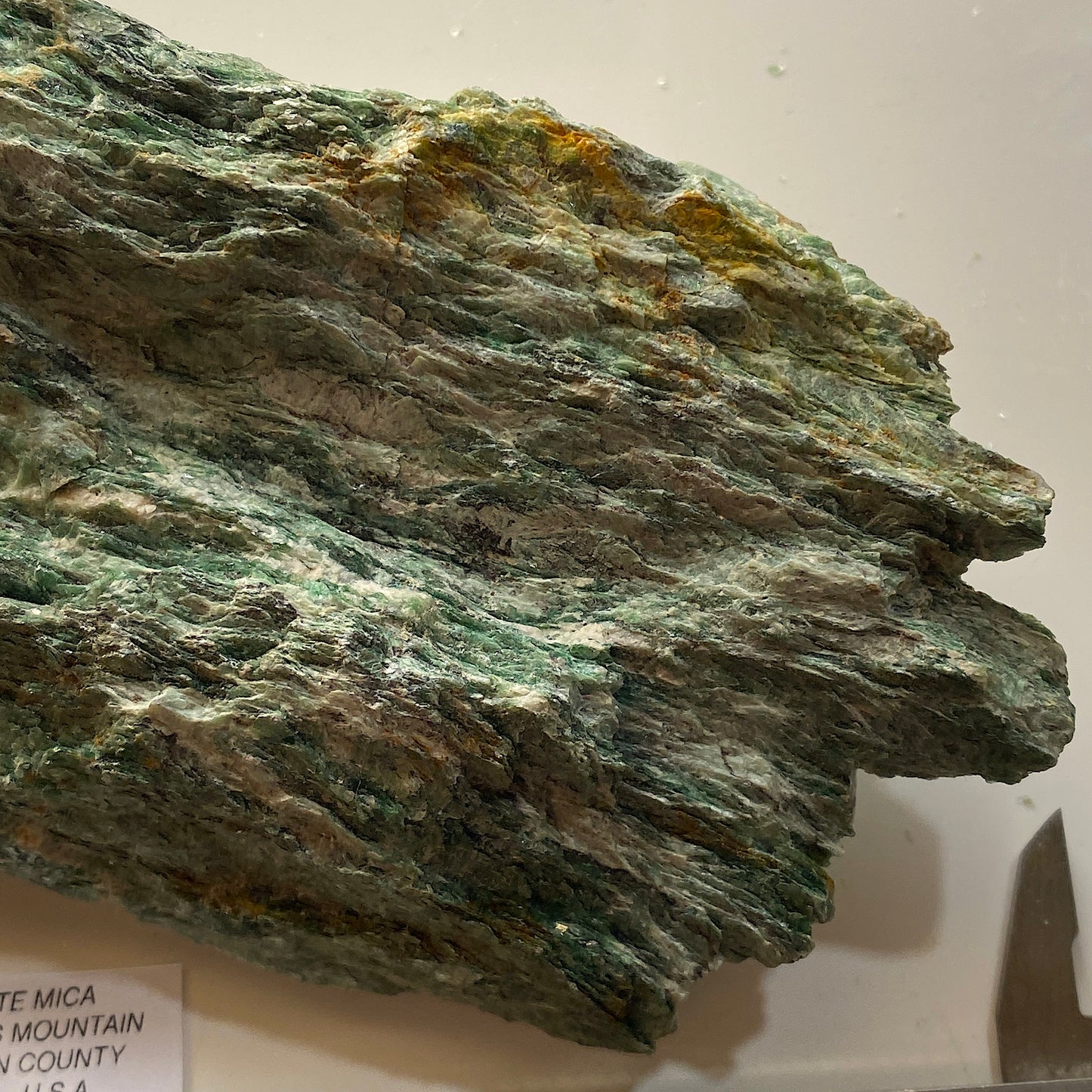 FUCHSITE MICA : GRAVES MOUNTAIN, LINCOLN COUNTY, GEORGIA, U.S.A. 306g MF5298