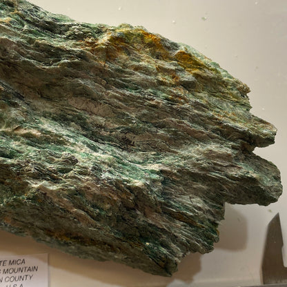 FUCHSITE MICA : GRAVES MOUNTAIN, LINCOLN COUNTY, GEORGIA, U.S.A. 306g MF5298