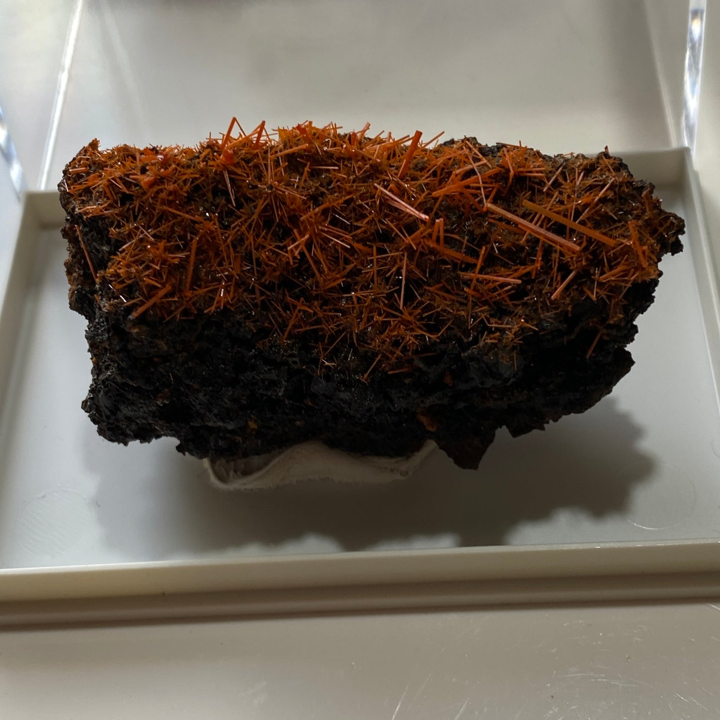 CROCOITE : ADELAIDE MINE, DUNDAS, ZEEHAN DISTRICT, TASMANIA 70g MF5299