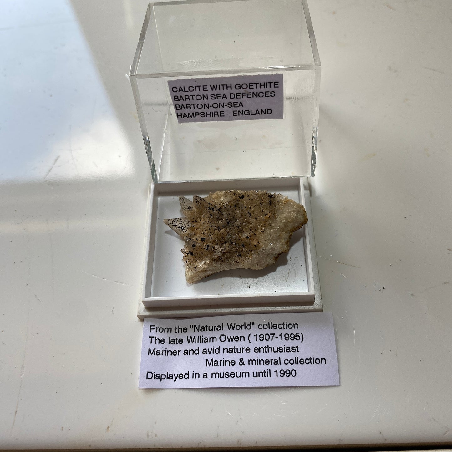 CALCITE WITH GOETHITE - BARTON -ON-SEA, HAMPSHIRE, ENGLAND  5g MF301