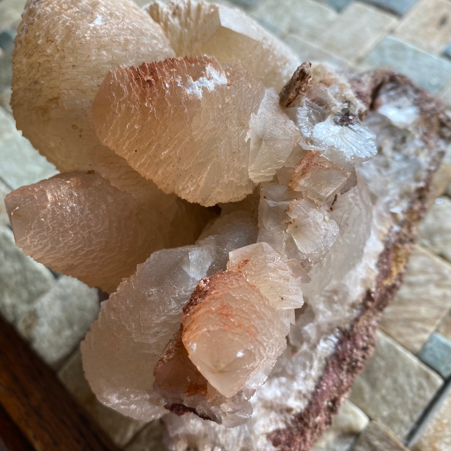 CALCITE CRYSTAL ASSEMBLAGE BEAUTIFUL SUBSTANTIAL SPECIMEN - TAFF'S WELL, WALES,  U.K.