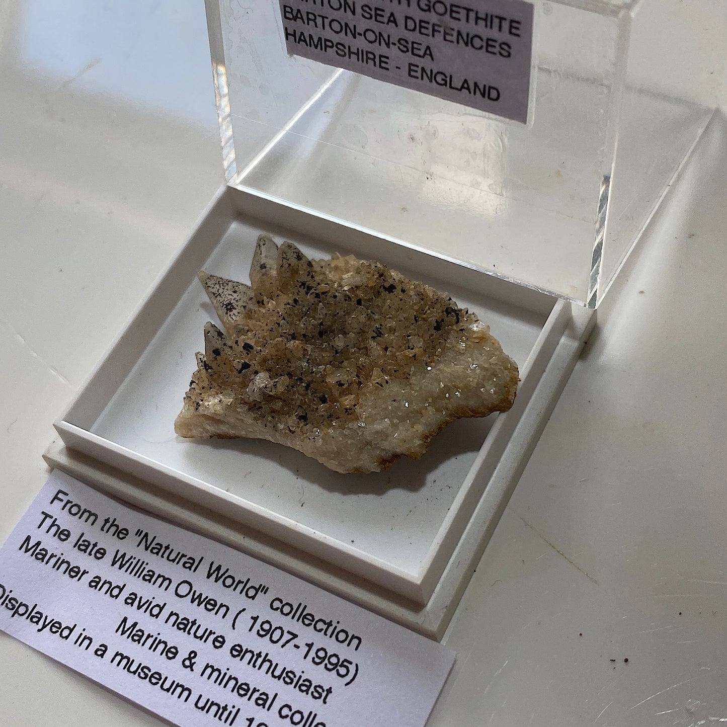 CALCITE WITH GOETHITE - BARTON -ON-SEA, HAMPSHIRE, ENGLAND  5g MF301