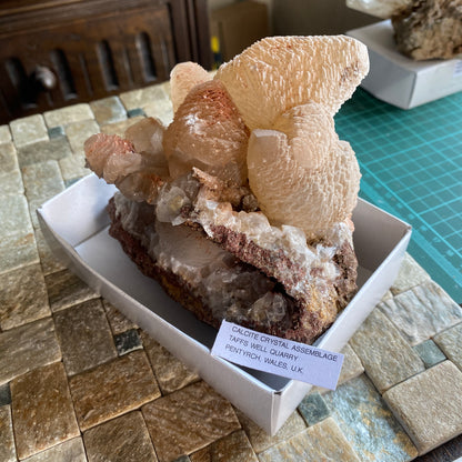 CALCITE CRYSTAL ASSEMBLAGE BEAUTIFUL SUBSTANTIAL SPECIMEN - TAFF'S WELL, WALES,  U.K.