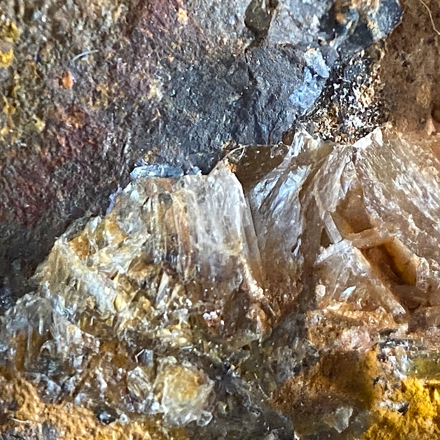 GOETHITE ETC : DOLYHIR QUARRY, OLD RADNOR, POWS, WALES. 288g MF4643