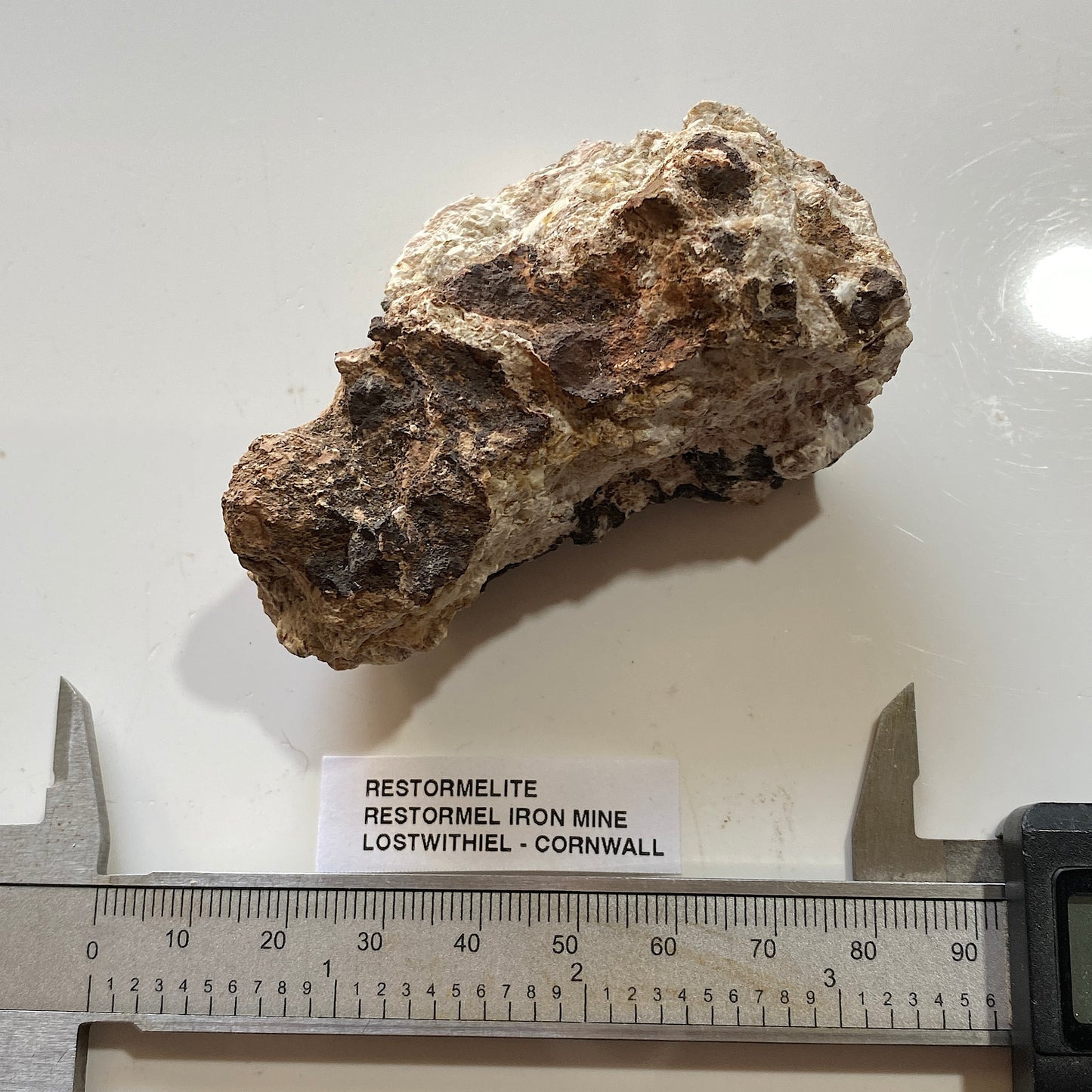 RESTORMELITE : RESTORMEL IRON MINE, LOSTWITHIEL, CORNWALL  102g MF5303