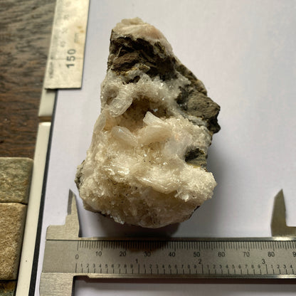 QUARTZ - LAMBS BOTTOM, MENDIP HILLS, SOMERSET 176g MF132