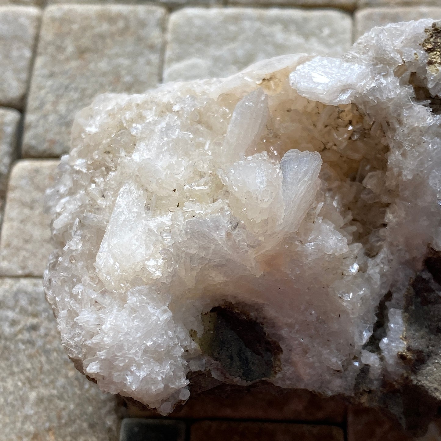 QUARTZ - LAMBS BOTTOM, MENDIP HILLS, SOMERSET 176g MF132