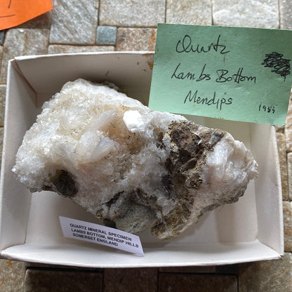 QUARTZ - LAMBS BOTTOM, MENDIP HILLS, SOMERSET 176g MF132