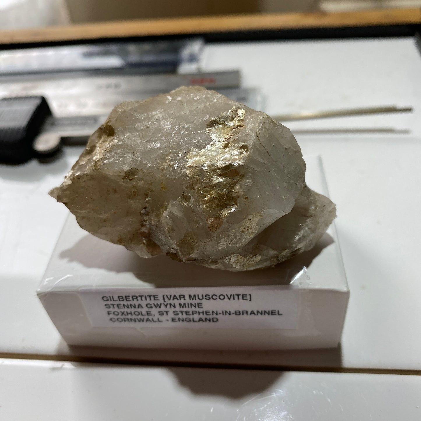 GILBERTITE [ GOLD MUSCOVITE] ON QUARTZ: STENNA GWYN MINE, FOXHOLE, CORNWALL. 101g MF5305