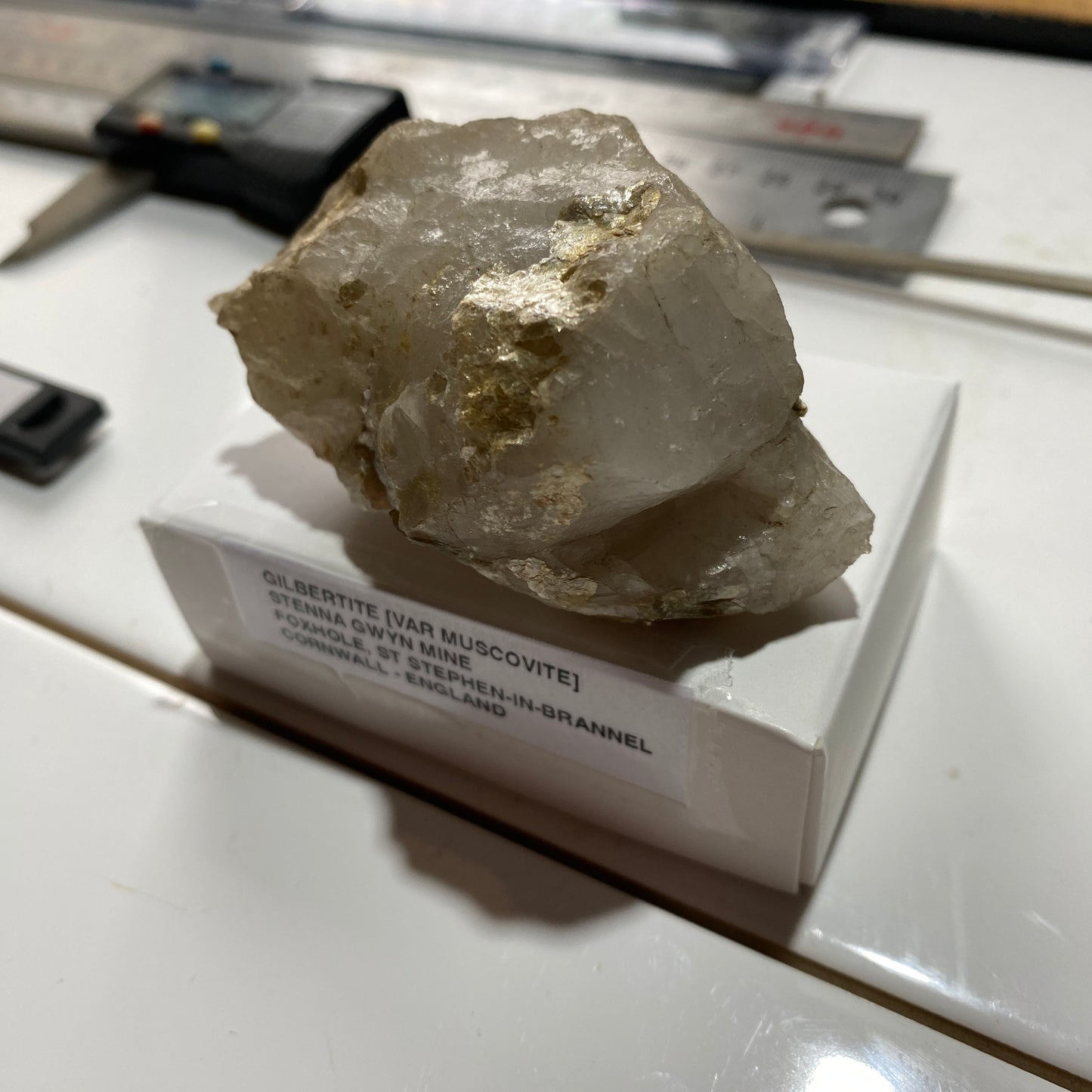 GILBERTITE [ GOLD MUSCOVITE] ON QUARTZ: STENNA GWYN MINE, FOXHOLE, CORNWALL. 101g MF5305