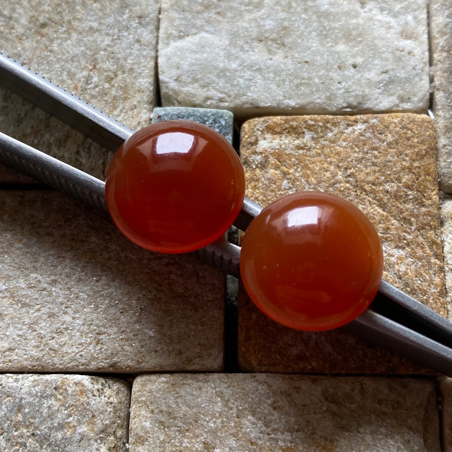 AGATE CARNELIAN GEMSTONES x 2 - LIBOMBAS, MAPUTO, MOZAMBIQUE  18Ct. MFG5165