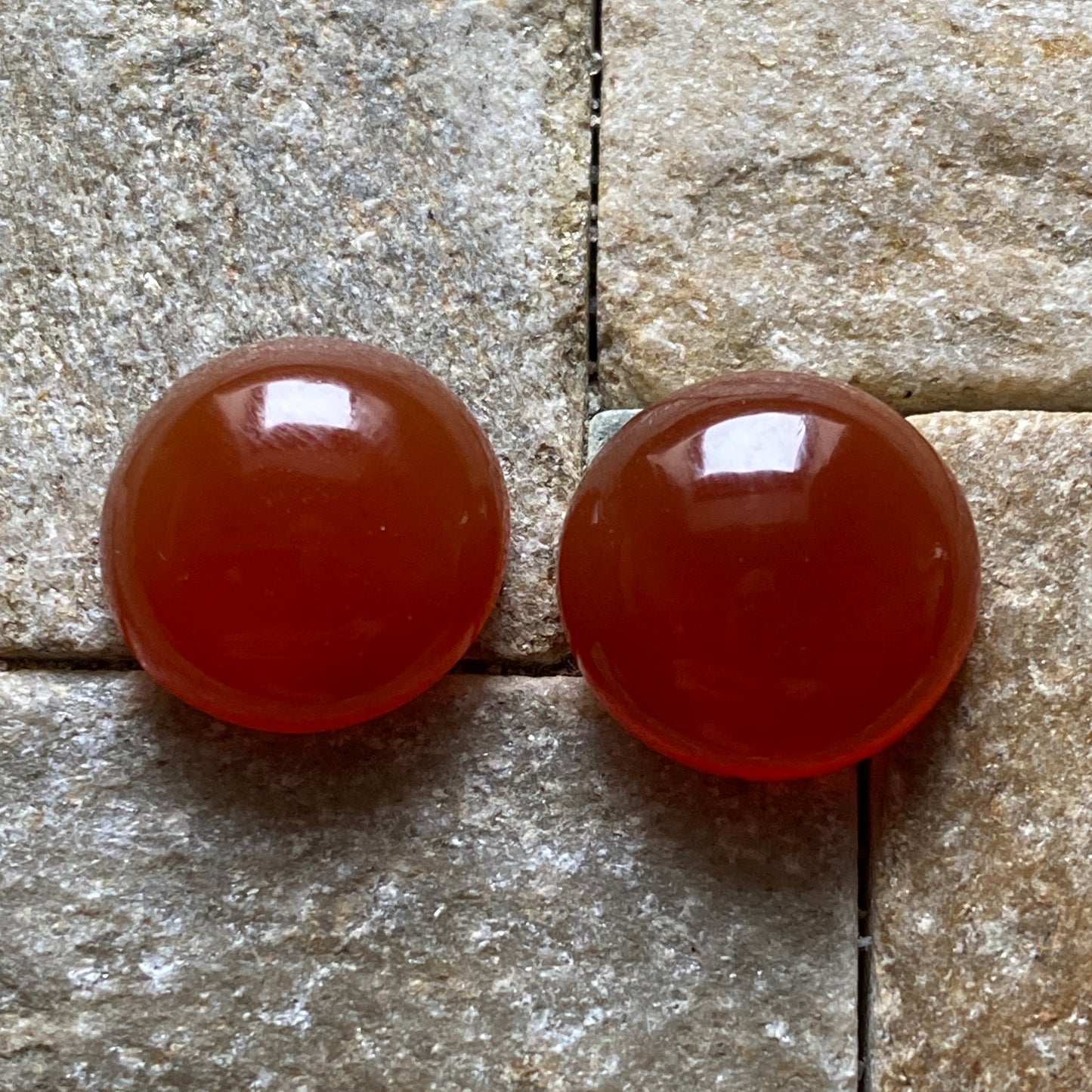 AGATE CARNELIAN GEMSTONES x 2 - LIBOMBAS, MAPUTO, MOZAMBIQUE  18Ct. MFG5165