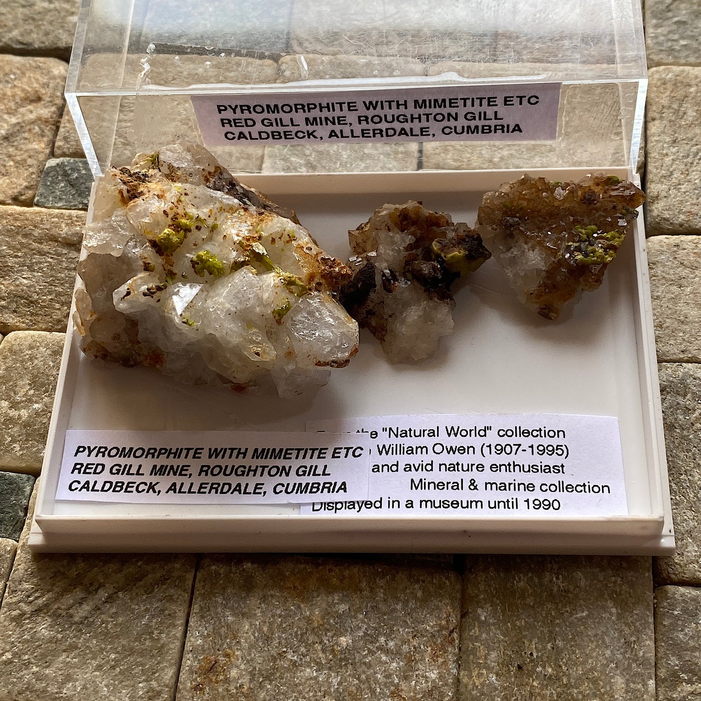 PYROMORPHITE WITH MIMETITE ETC - ROUGHTON GILL, CALDBECK, CUMBRIA 39g MF303