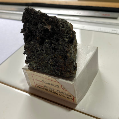 SIDERITE ON MATRIX - FOWEY CONSOLS, TYWARDREATH, CORNWALL, ENGLAND 136g MF265