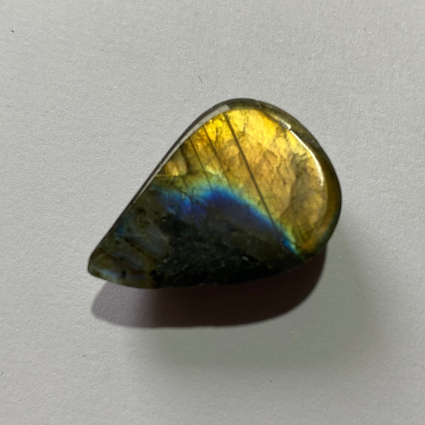 LABRADORITE NATURAL GEMSTONE - NAIN COMPLEX, LABRADOR, CANADA. 27Ct. MFG 5167