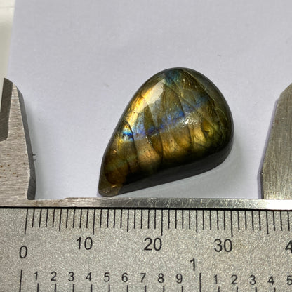 LABRADORITE NATURAL GEMSTONE - NAIN COMPLEX, LABRADOR, CANADA. 27Ct. MFG 5167