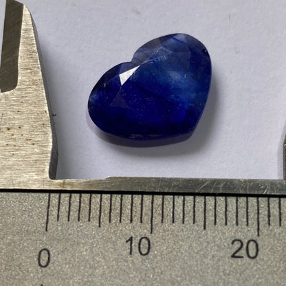 SAPPHIRE CORUNDUM NATURAL GEMSTONE - PAILIN, CAMBODIA. 5.68Ct MFG5168