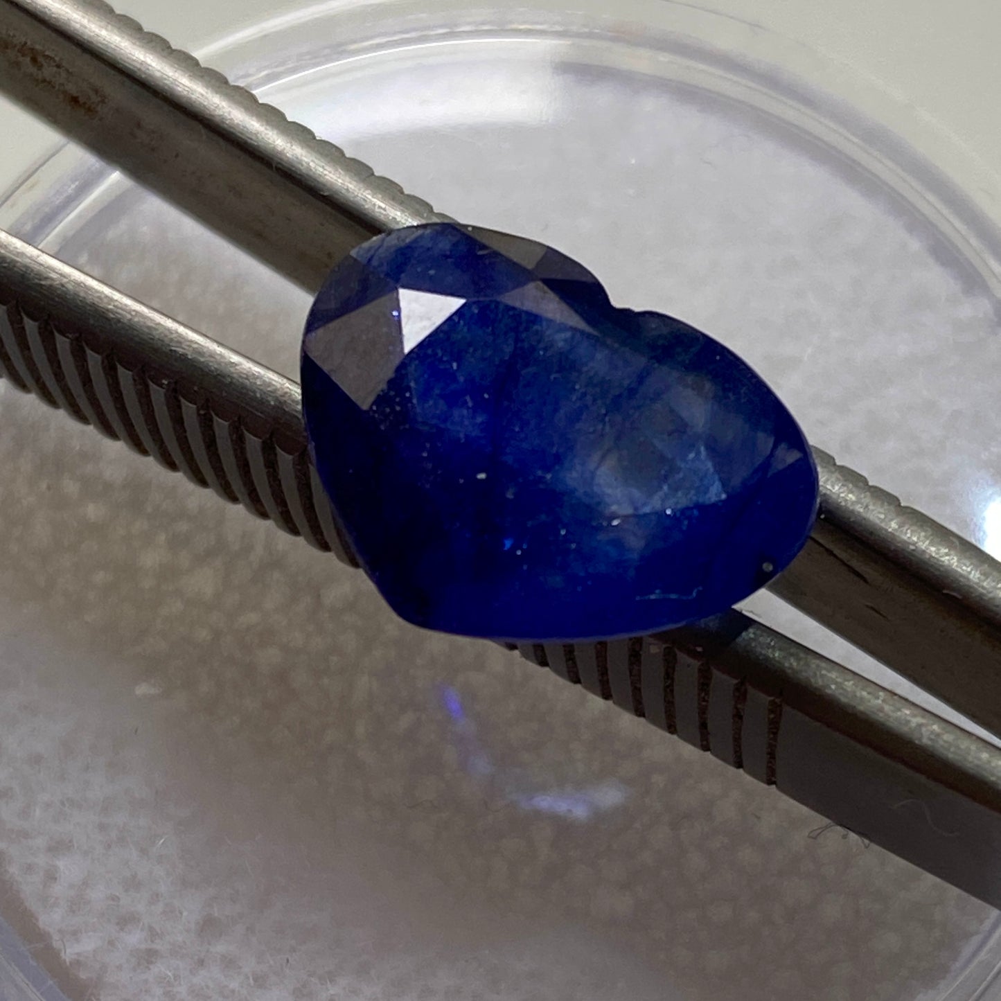 SAPPHIRE CORUNDUM NATURAL GEMSTONE - PAILIN, CAMBODIA. 5.68Ct MFG5168