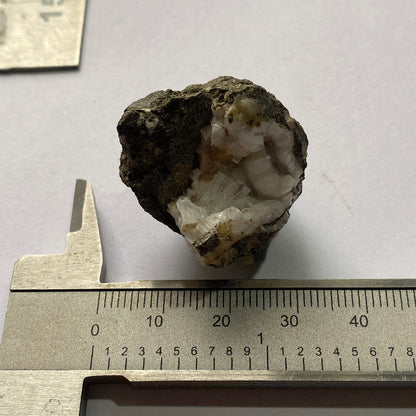 APOPHYLLITE & THOMSONITE - MOONEN BAY, ISLE OF SKYE, SCOTLAND 18g MF1676