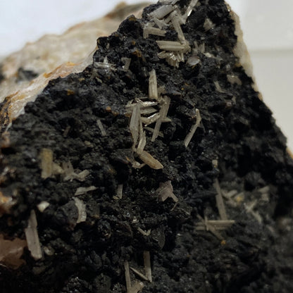 CERRUSITE : PENTIREGLAZE MINE, POLZEATH, ST MINVER, CORNWALL 211g MF4611