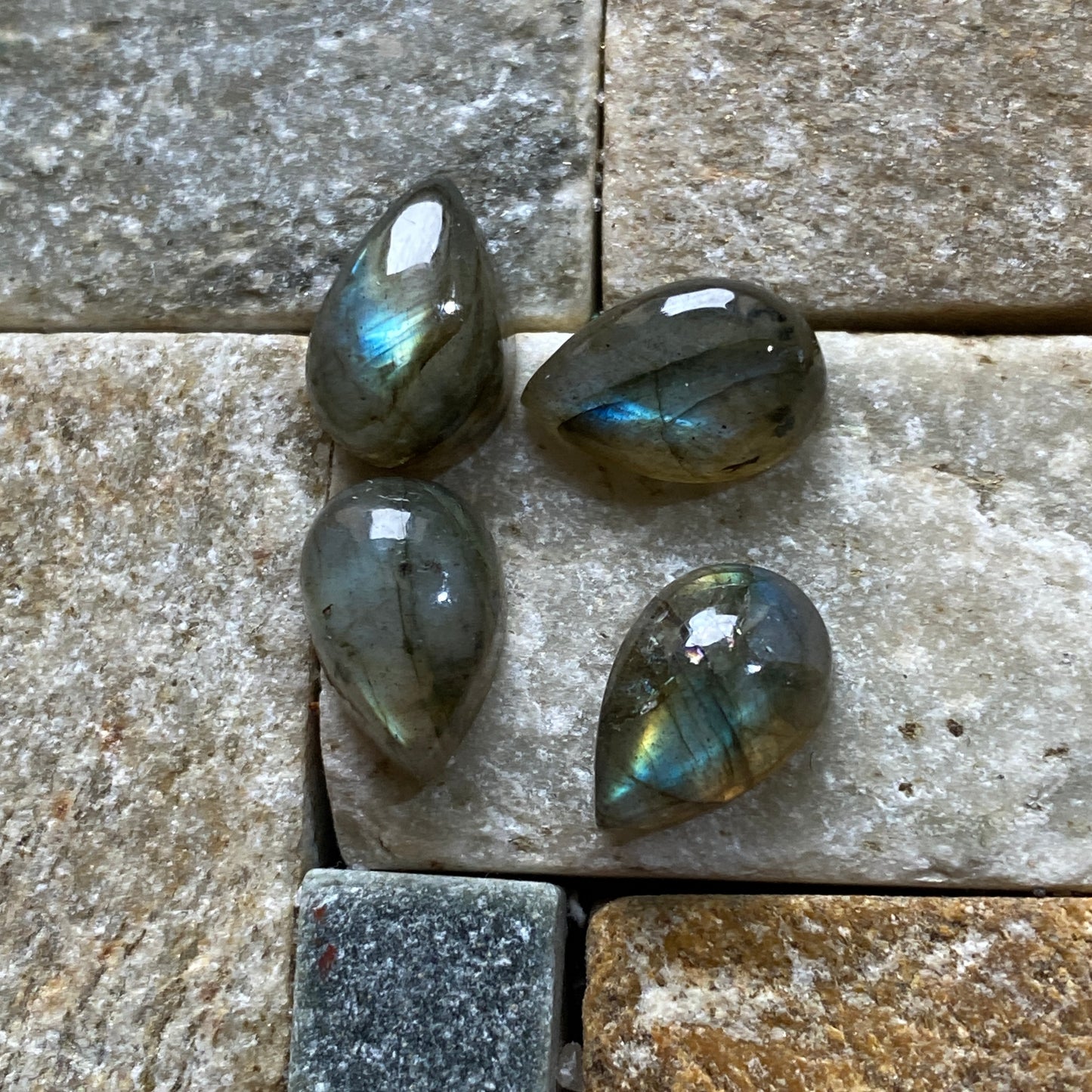 LABRADORITE NATURAL MINED GEMSTONES x 4 - NAIN COMPLEX, LABRADOR, CANADA 18Ct MFG5170