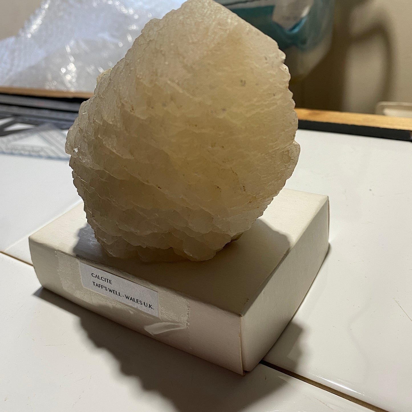 CALCITE CRYSTAL ASSEMBLAGE : TAFF'S WELL, PENTYRCH, WALES, U.K.  573g MF4621