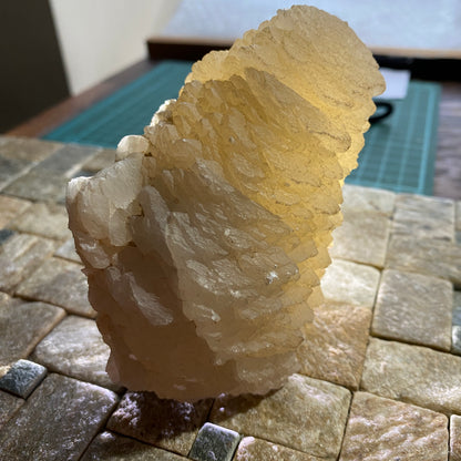 CALCITE CRYSTAL ASSEMBLAGE : TAFF'S WELL, PENTYRCH, WALES, U.K.  573g MF4621