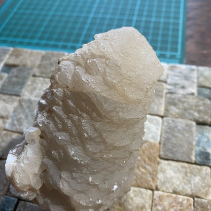 CALCITE CRYSTAL ASSEMBLAGE : TAFF'S WELL, PENTYRCH, WALES, U.K.  573g MF4621