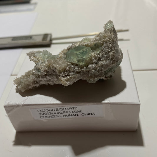 FLUORITE WITH QUARTZ - XIANGHUALING MINE, CHENZOU, CHINA. 47g. MF4245