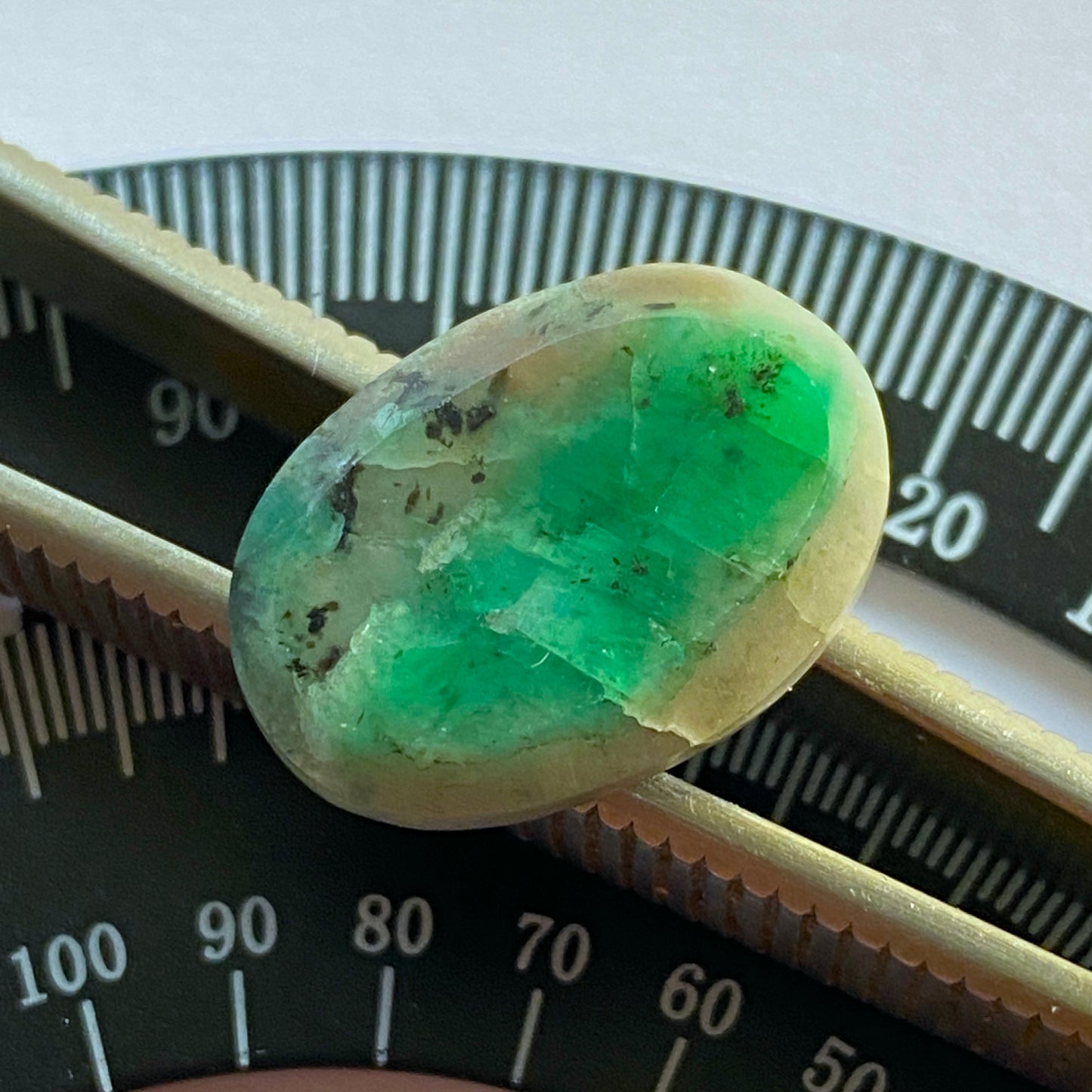 EMERALD BERYL GEMSTONE IN QUARTZ MATRIX - BRAZIL. 9.70Ct. MFG1222