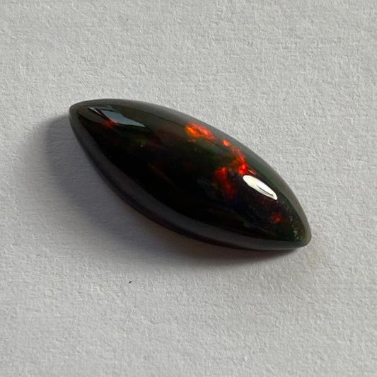 BLACK OPAL GEMSTONE - LIGHTNING RIDGE, NEW SOUTH WALES, AUSTRALIA 1.82Ct. MF1902