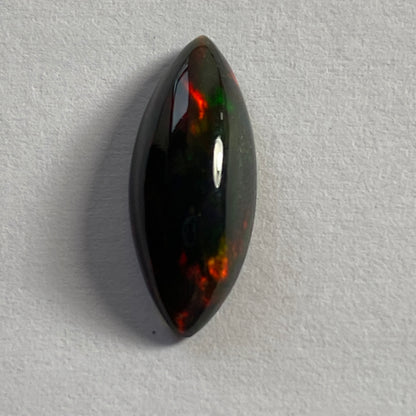 BLACK OPAL GEMSTONE - LIGHTNING RIDGE, NEW SOUTH WALES, AUSTRALIA 1.82Ct. MF1902