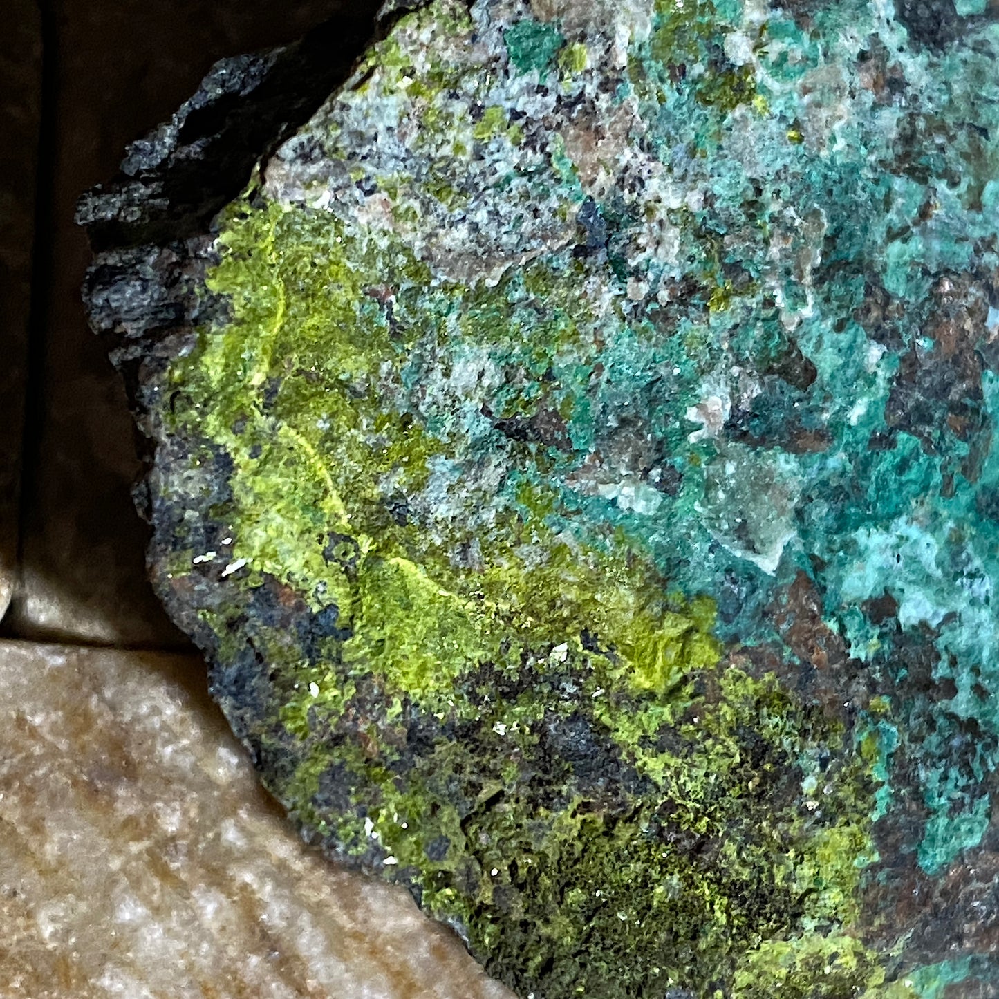 VESIGNIEITE [ETC] : NEW CLIFFE HILL QUARRY, LEICESTERSHIRE, ENGLAND 32g MF4604