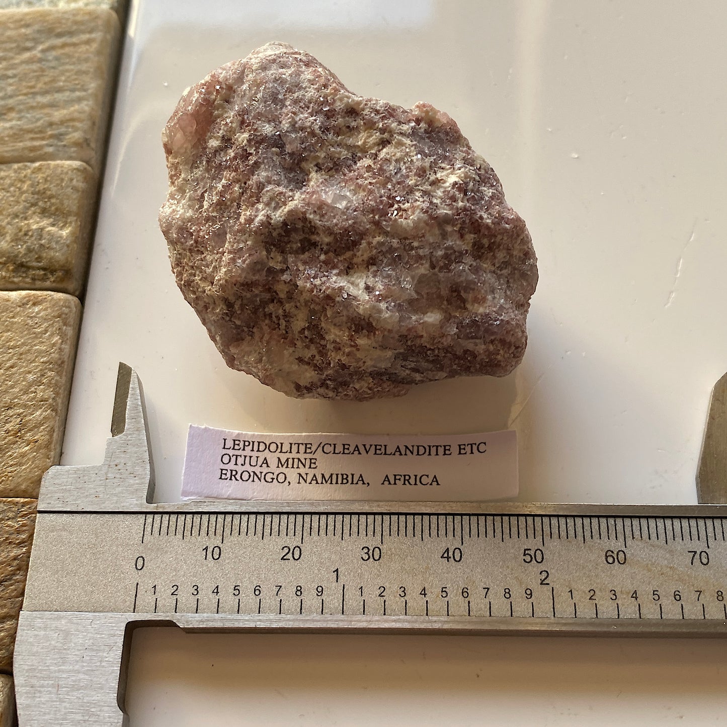 LEPIDOLITE MICA IN CLEAVELANDITE : OTJUA MINE, ERONGO, NAMIBIA. 84g MF5318