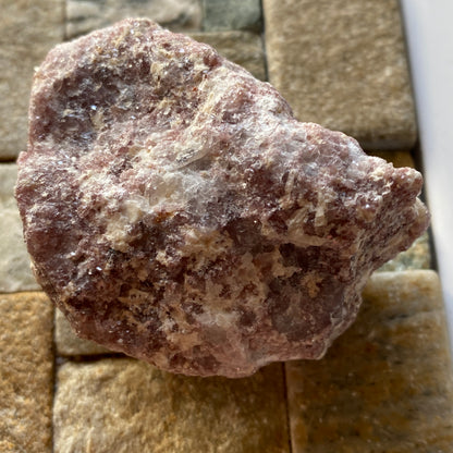 LEPIDOLITE MICA IN CLEAVELANDITE : OTJUA MINE, ERONGO, NAMIBIA. 84g MF5318