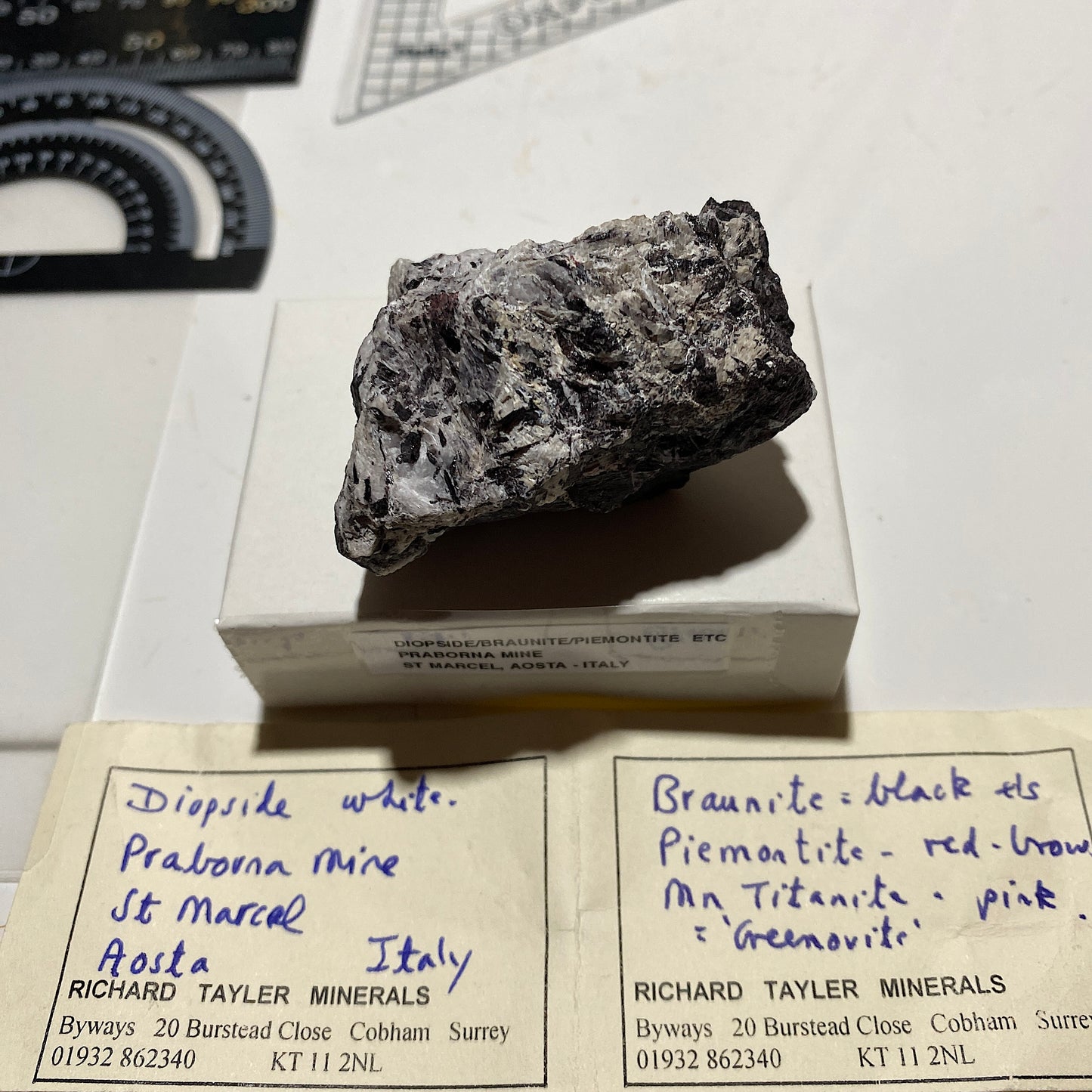 BRAUNITE/PIEMONTITE/DIOPSIDE [ETC] : PRABORNA MINE, ST MARCEL, AOSTA, ITALY 93g MF4624