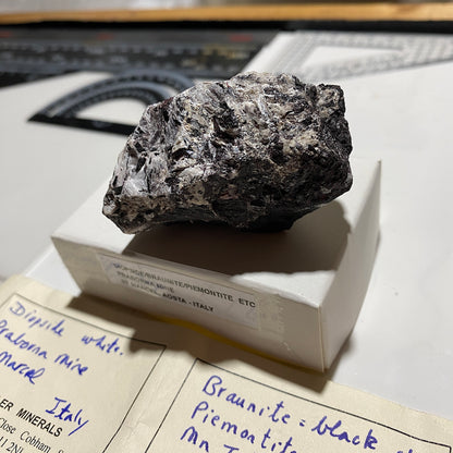 BRAUNITE/PIEMONTITE/DIOPSIDE [ETC] : PRABORNA MINE, ST MARCEL, AOSTA, ITALY 93g MF4624