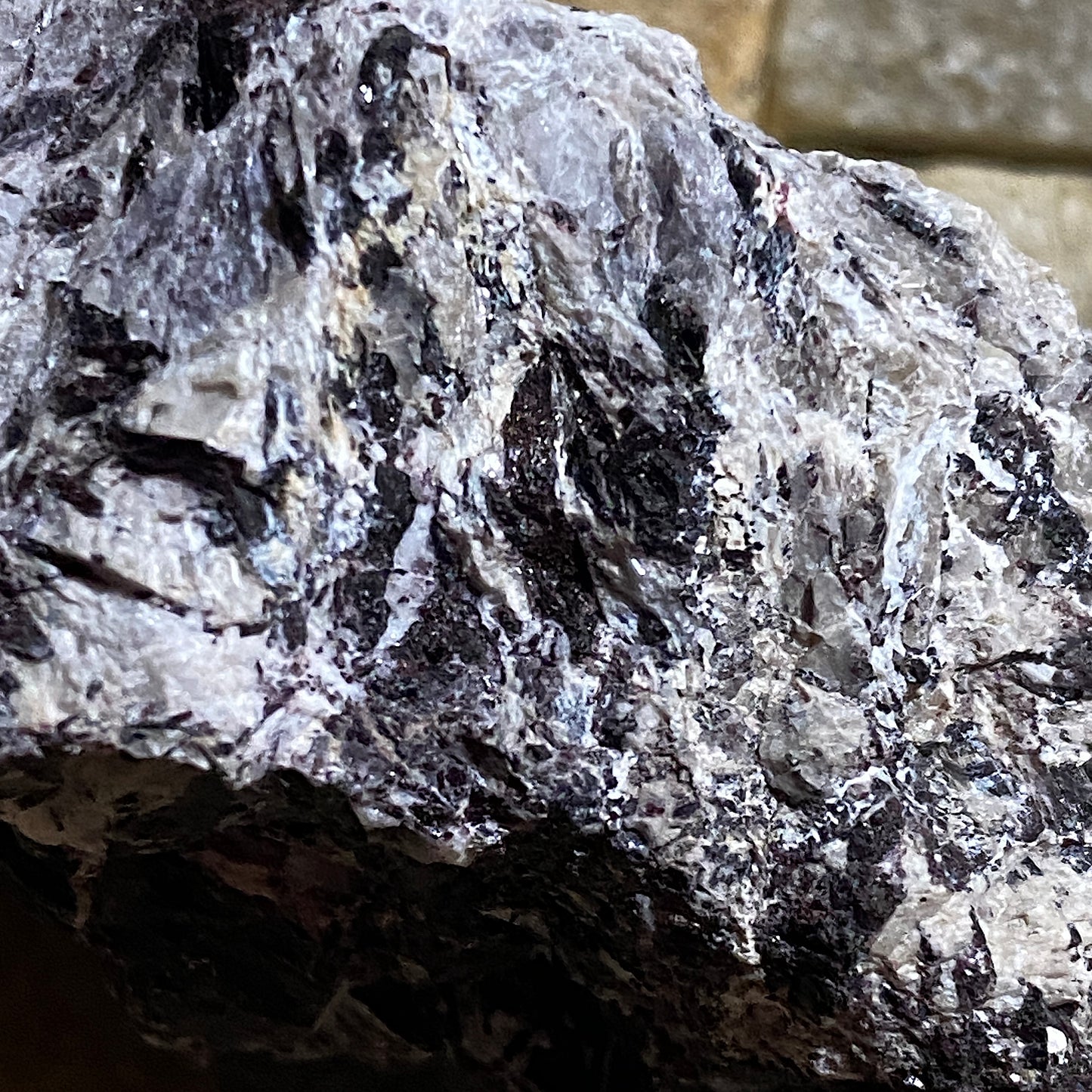 BRAUNITE/PIEMONTITE/DIOPSIDE [ETC] : PRABORNA MINE, ST MARCEL, AOSTA, ITALY 93g MF4624